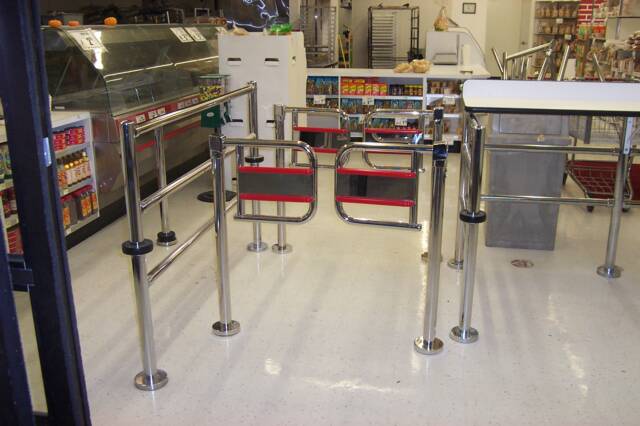 king_ranch_nellis_railing_eating_counter_002_op_640x426